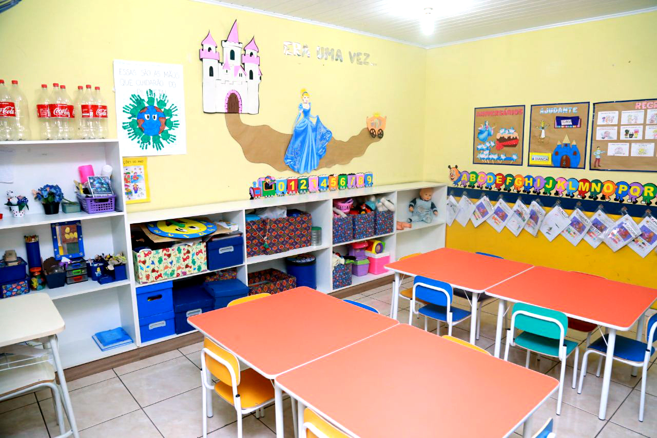 Jardinagem divertida no Cantinho do Saber em Cambé PR